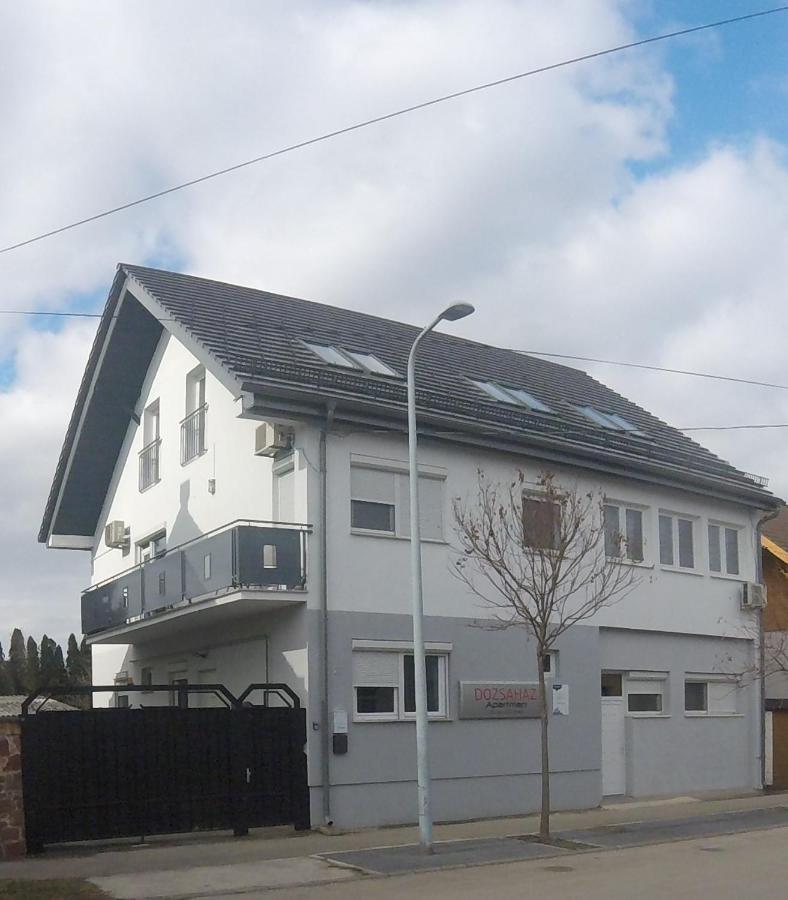 Hotel Dozsahaz à Zalaegerszeg Extérieur photo